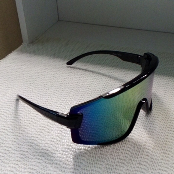 AS IS Women's Multicolor Reflective Sunglasses 🕶️ - Picture 3 of 5